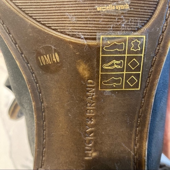 LUCKY BRAND Sz  10 Peep Toe Buckle Stacked Heel Ankle Leather Booties - Picture 5 of 13